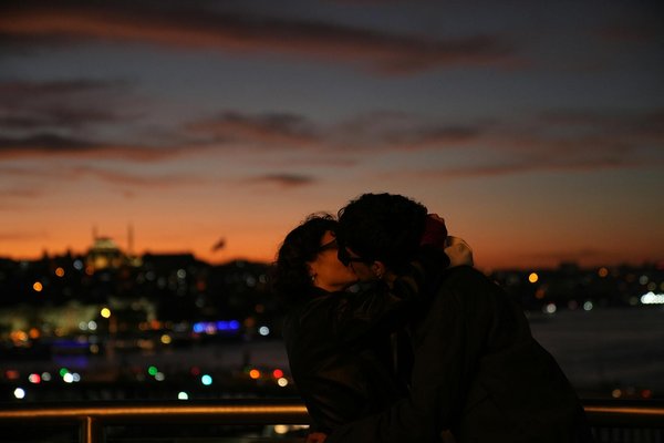 How can you make the most of a UK cruise in different seasons?