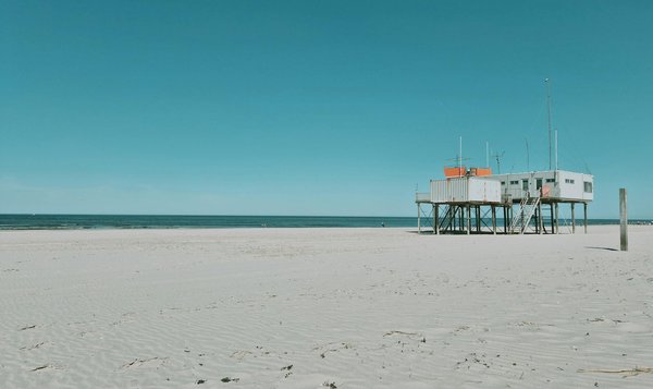 What Unique Experiences Does UK Tourism Have to Offer?